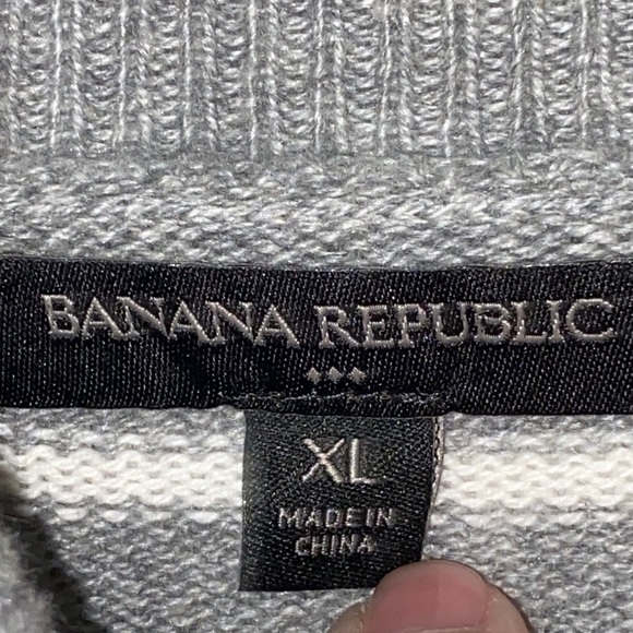 Banana Republic Wo Size XL Gray Fuchsia stripes  Knit Sweater EUC CLEAN - Picture 3 of 10